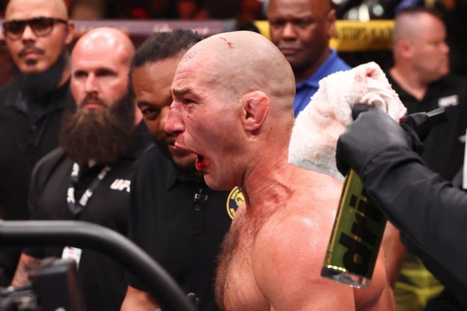 «Я сломан»: Стрикленд перечислил травмы после боя с Чимаевым на UFC 328