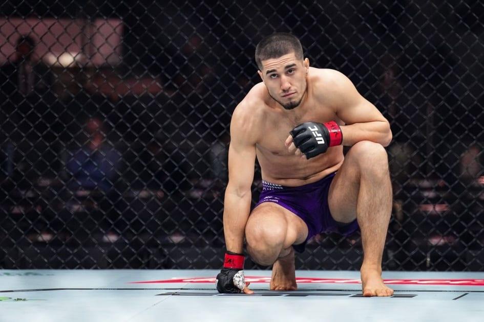 «Я заставил его драться»: Сусуркаев — о победе над Сантосом на UFC 328