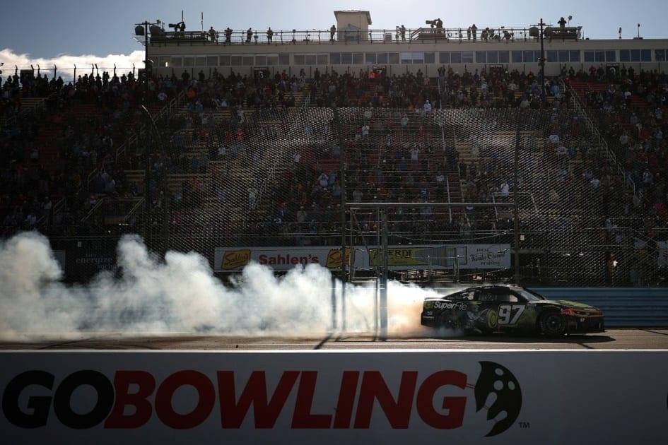 Ван Гисберген снова лучший: вторая подряд победа в NASCAR на трассе Уоткинс-Глен