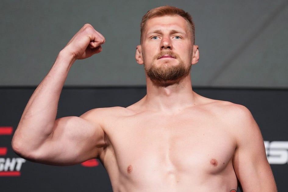 «Нужен ещё один бой»: Пуляев — о шансах Волкова на титул UFC