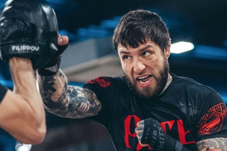 Нокаут в третьем раунде: Делано разобрался с «Ужасным» Шиколаем на BKFC