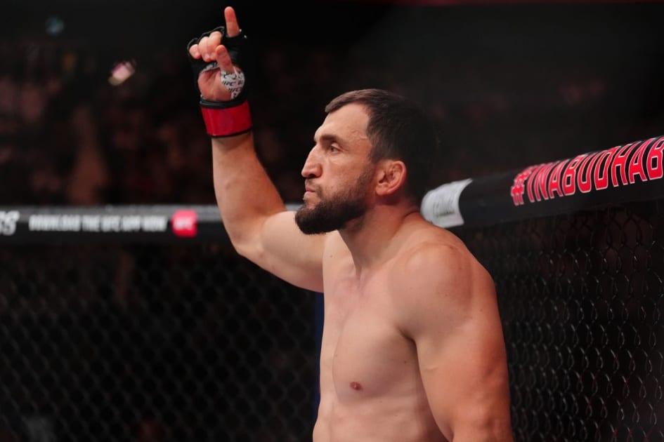 Муслим Салихов выбыл из UFC Макао: операция на локте сорвала планы