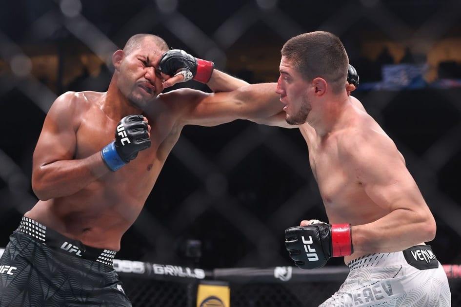 Третья победа в UFC: Байсангур Сусуркаев задушил Джордена Сантоса на UFC 328
