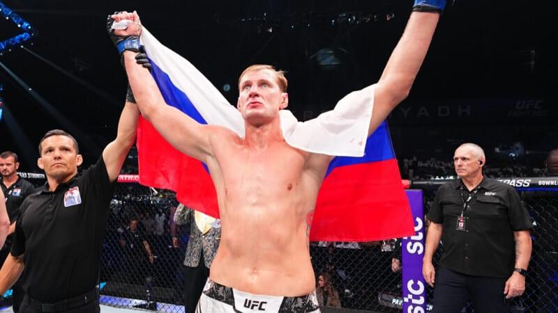 Юбилейная победа: Волков разобрался с Кортес-Акостой на UFC 328