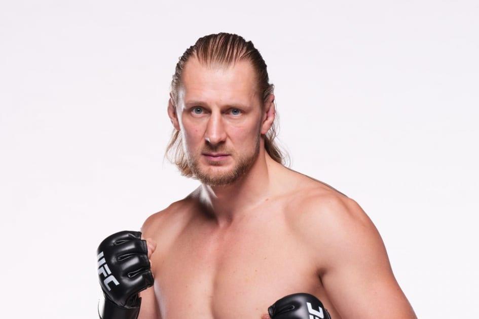 «Нечестно»: Волков раскритиковал UFC за бой Гана в Белом доме вместо Аспиналла