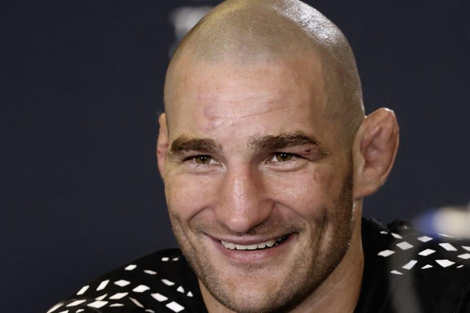 Шон Стрикленд — второй в истории, кто вернул пояс UFC в среднем весе