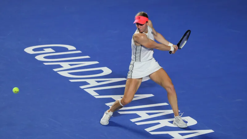 Самсонова уступила Стирнс в полуфинале WTA 500 в Гвадалахаре