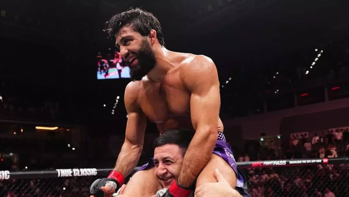 «Это просто шутка!»: Царукян в ярости из-за решения UFC по титульному бою