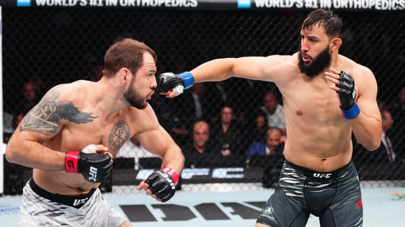 Россиянин Крылов выйдет против экс-чемпиона UFC Уиттакера в Лас-Вегасе