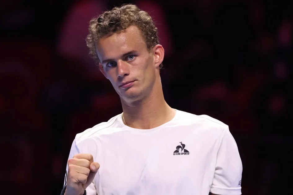 Люка Ван Аш — Эшторил чемпионы: АТР-250 финалында Блоксты жеңді