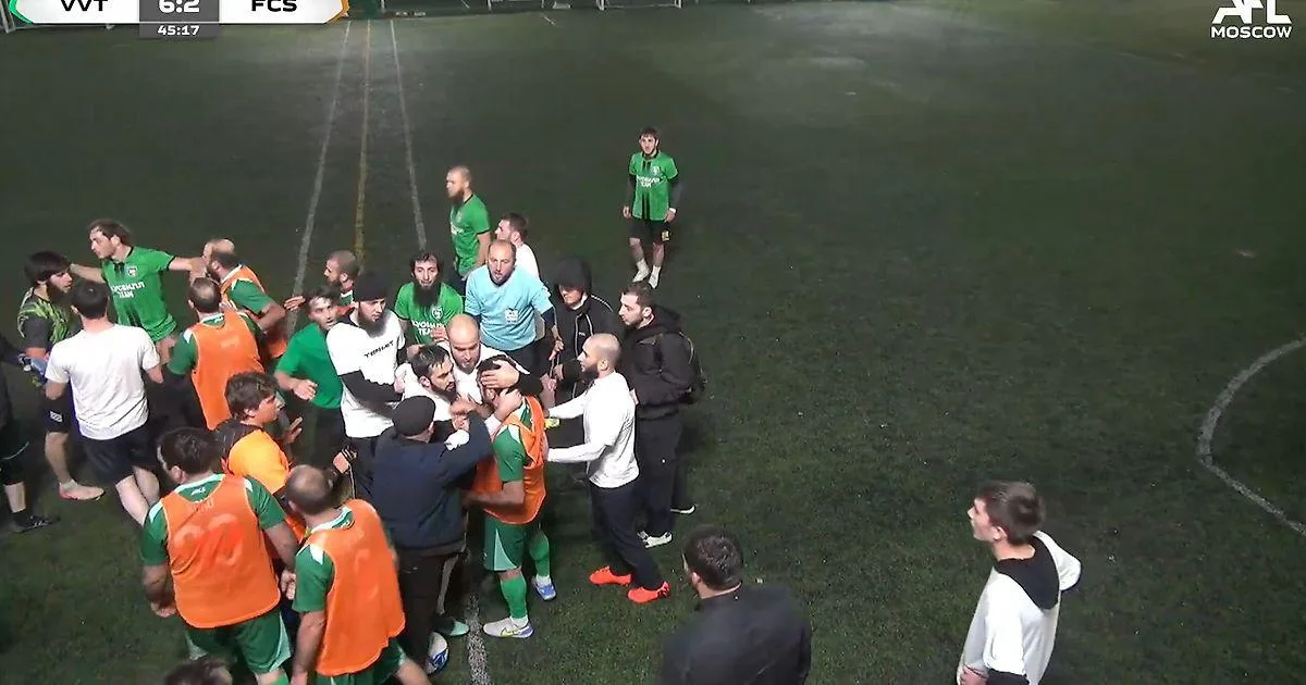 Драка в любительской лиге: VkusVill Team и FC Solnechnogorsk устроили потасовку