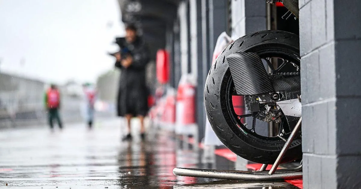 MotoGP: Гран-при Австралии отменен из-за проливного дождя