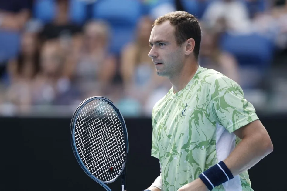 Представлены все результаты теннисных матчей турнира ATP-250