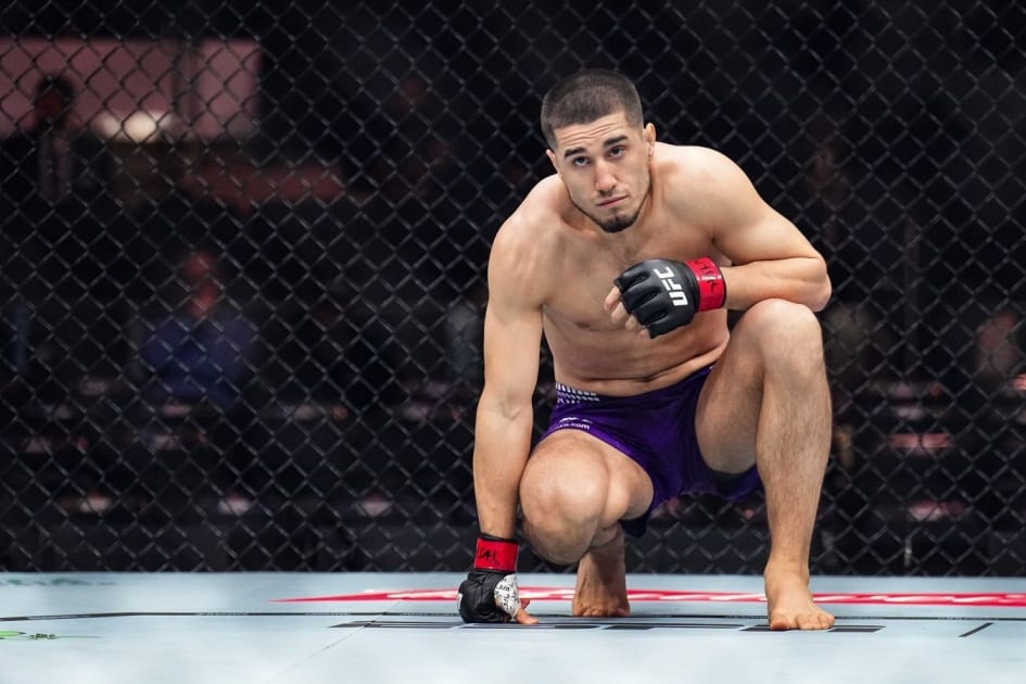 «Я заставил его драться»: Сусуркаев — о победе над Сантосом на UFC 328