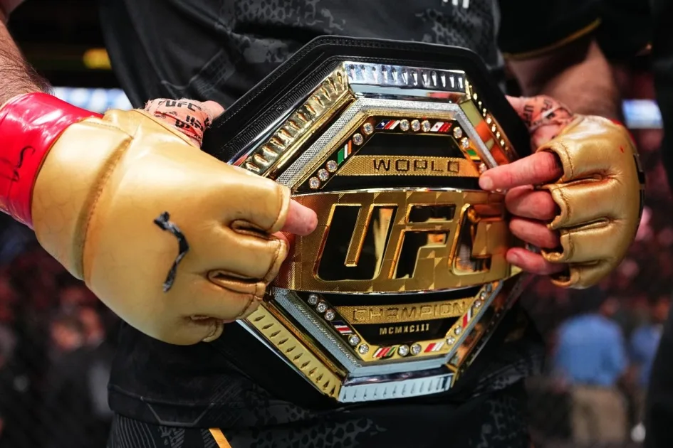 Чарльз Джонсон одолел Эдуардо Энрике в третьем раунде на UFC 330