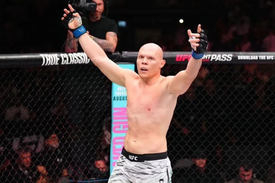 UFC экс-чемпионы: Гуськов Анкалаевтен қаша берді