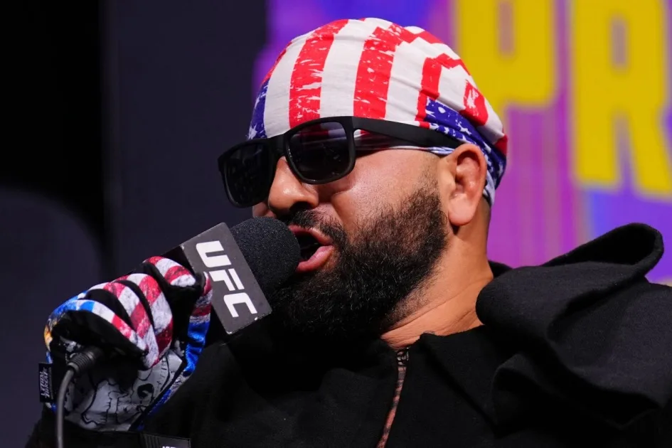 Непобеждённый Хокит нацелился на титул UFC в 2025 году