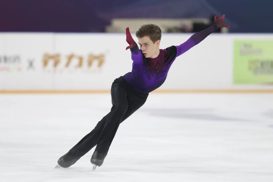 Фигурист Лев Лазарев победил на юниорском Гран-при ISU в Сиане