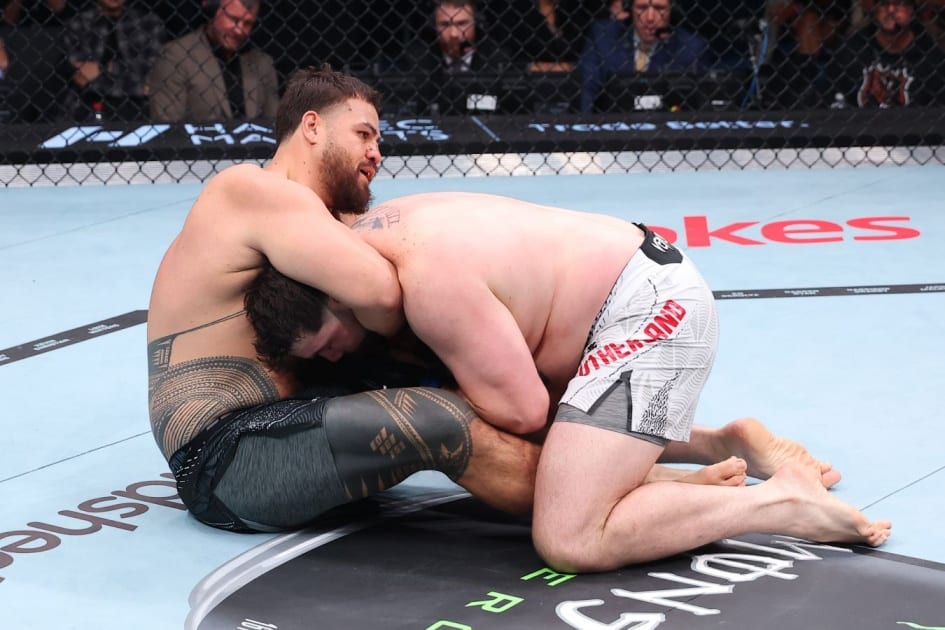 Седьмой нокаут подряд: Тай Туиваса снова проиграл в UFC