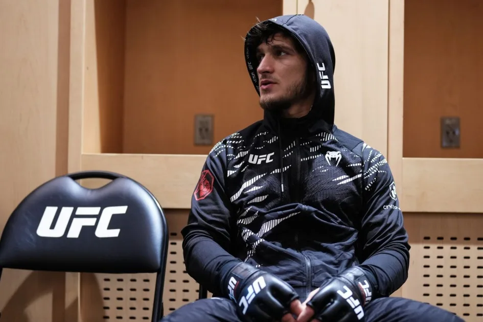 Евлоев встретится с Волкановски за пояс на UFC 333