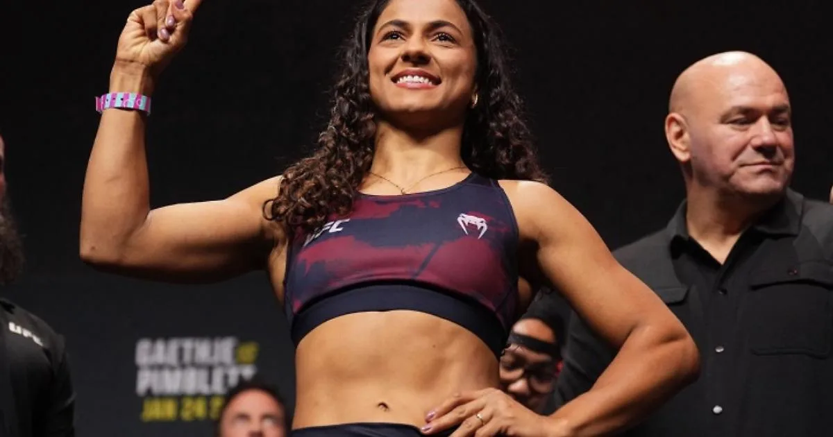 Наталья Силва и Ван Цун сразятся за вакантный пояс в UFC 332