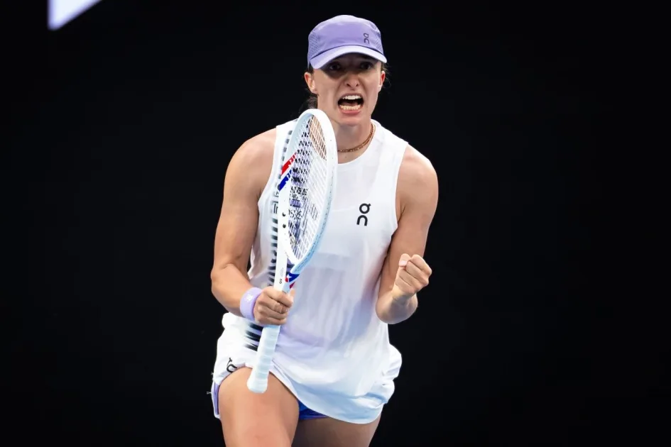 Швёнтек обыграла Рыбакину в финале WTA-1000 в Торонто: 2:0