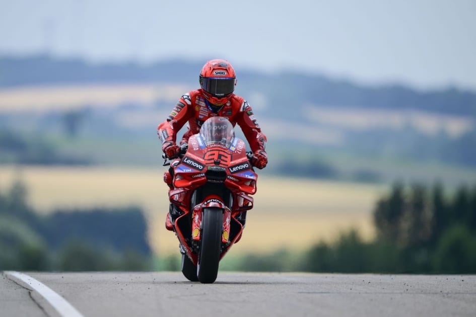 MotoGP изучает возможность ограничения гонщиков одним мотоциклом начиная