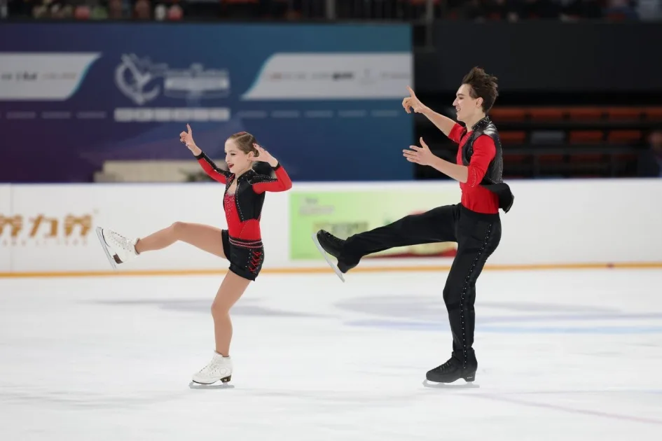 Шешелева и Карнаухов лидируют после короткой программы на юниорском Гран-при в Сиане