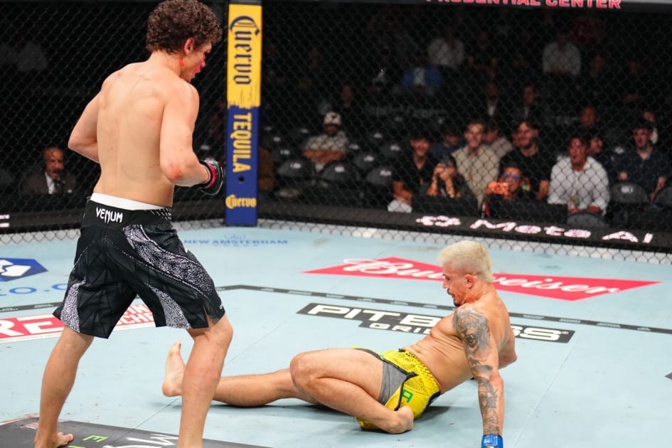 Копылов спасся от досрочного поражения и нокаутировал Тулио на UFC 328: видео