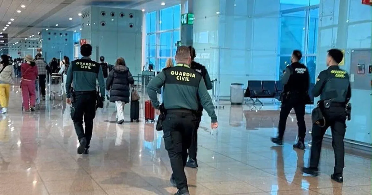 Отец Ямаля устроил скандал в аэропорту Барселоны перед «Золотым мячом»