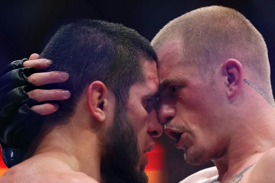 Двалишвили поздравил Махачева с победой над Гэрри на UFC 330