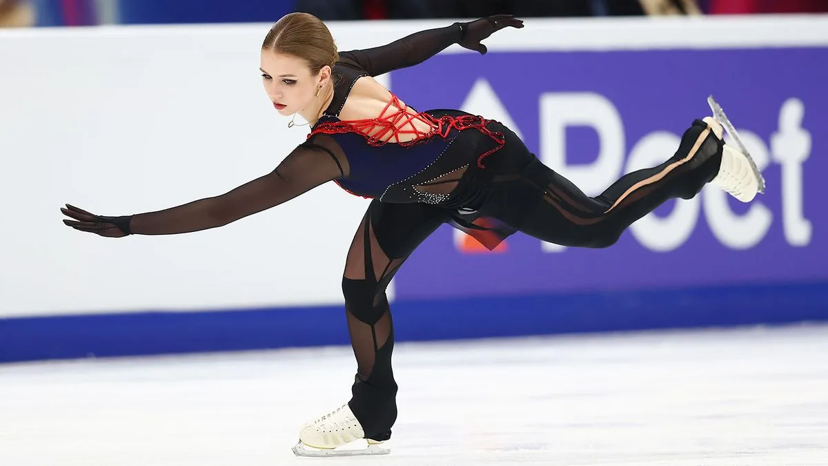 Трусова с четверным прыжком победила на челленджере