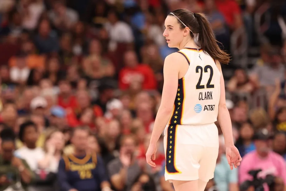 Кларк из WNBA тренировалась в темноте за 5 часов до игры