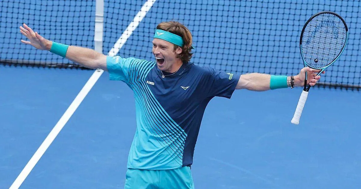 US Open: Алькарас победил Сафиуллина, Тиафу сыграет с Даммом, Хачанов и Рублев вышли во 2-й круг