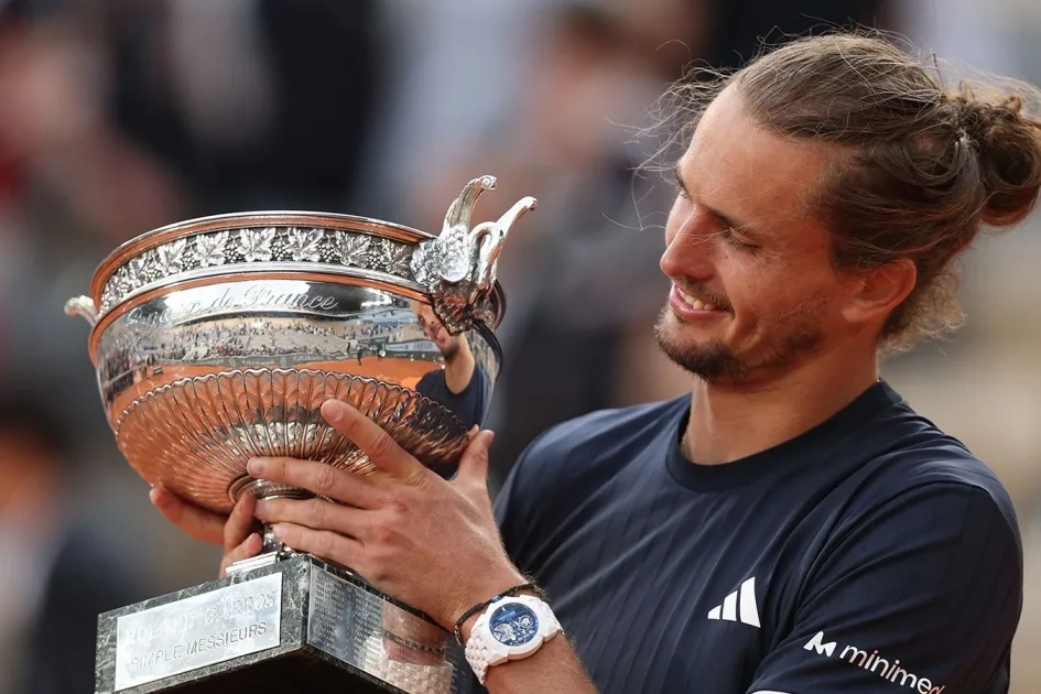 Зверев получил трофей «Ролан Гаррос» — 2026