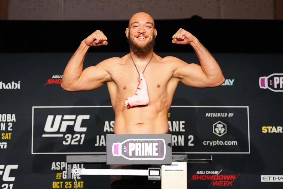 Вальтер Уокер настаивает на улучшении контракта с UFC: «Я не дурак»
