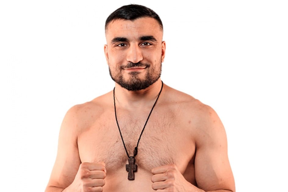 Колобегов прошёл Петросяна: полусредневес вышел в полуфинал Гран-при Fight Nights