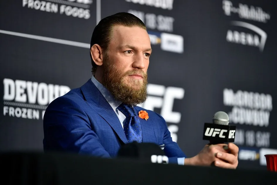 Конор Макгрегор не спешит продлевать контракт с UFC: инсайдер раскрыл детали