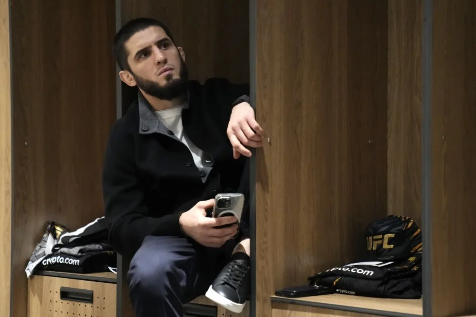 Экс-боец UFC: у Махачева слабый список побед для статуса величайшего