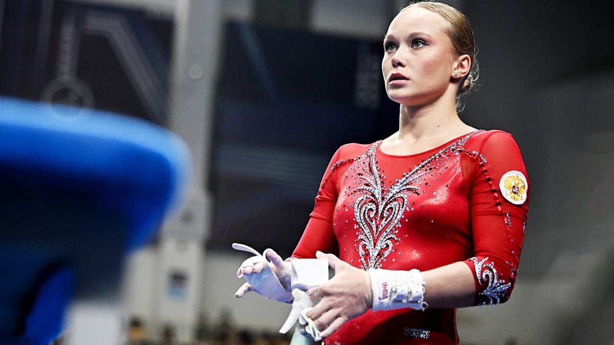 Кубок России по гимнастике: Мельникова упала с бревна, но Москва вырвала командную победу