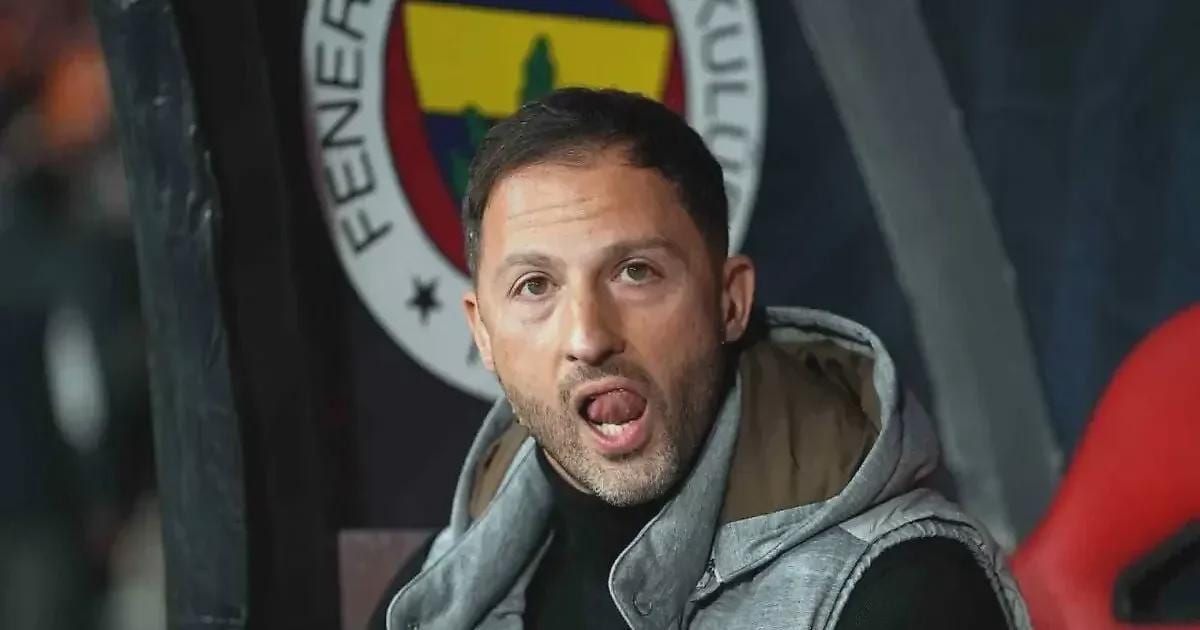 «Фенербахче» уволил Тедеско после разгрома от «Галатасарая»: экс-тренер «Спартака» продержался 45 матчей