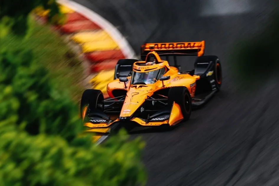 Лундгор выиграл Гран-при «Роуд Америки» IndyCar: борьба за подиум завершилась аварией