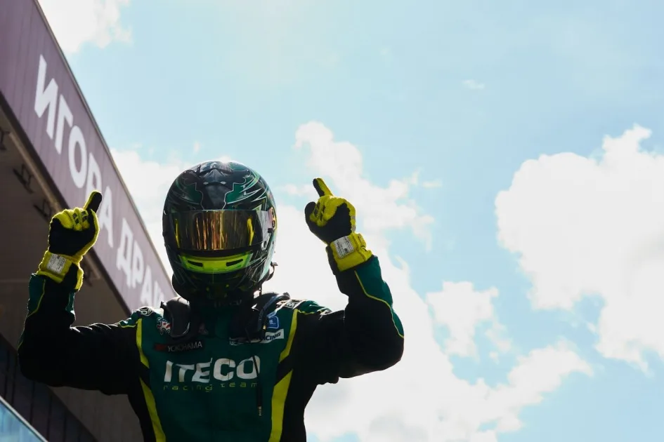 16-летний Пигаев выиграл две гонки на этапе SMP Formula 4 в Санкт-Петербурге