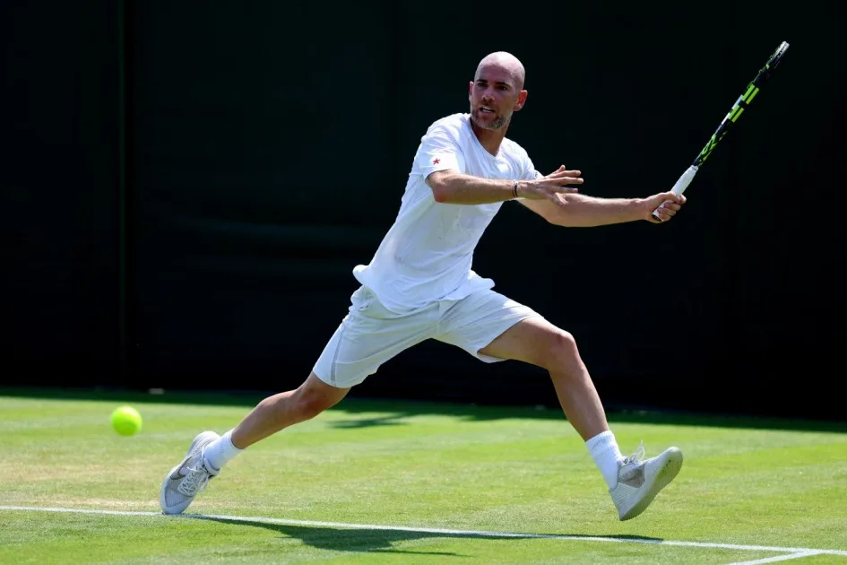 Меншик проиграл Маннарино: чех уступил в Лондоне на ATP-500
