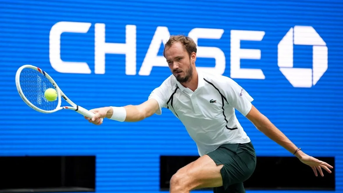 Медведев уверенно стартовал на US Open, обыграв Гастона