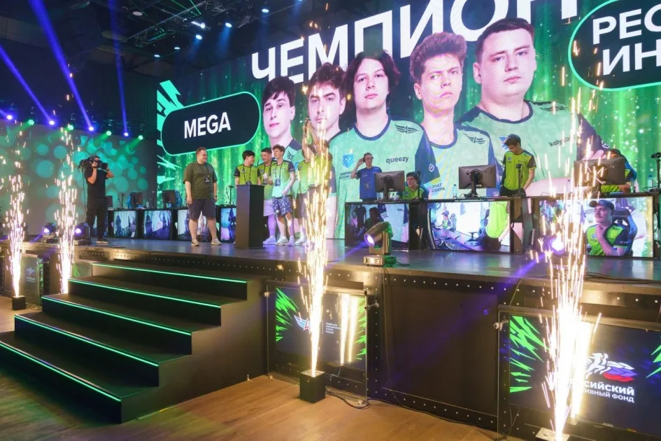 MEGA выиграла чемпионат России по Dota 2 с Асдекором и Квизи