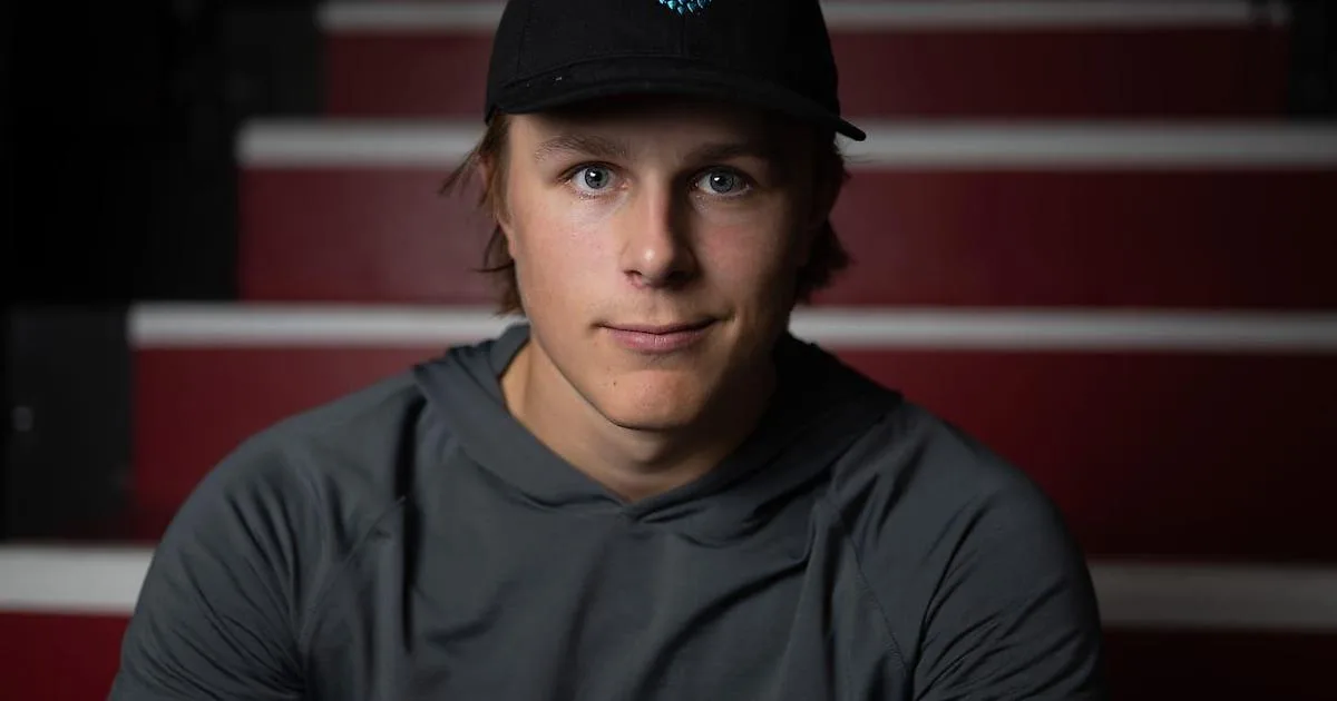 Стенберг в тройке с Мисой и Чернышовым на Rookie Faceoff в Сан-Хосе