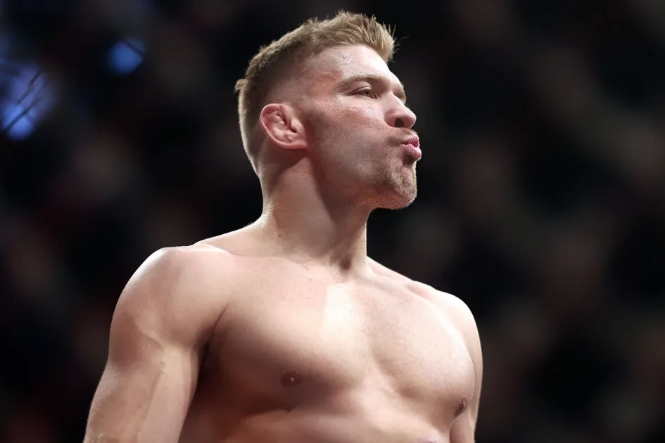 UFC: Дю Плесси мен Усман жұдырықтасады