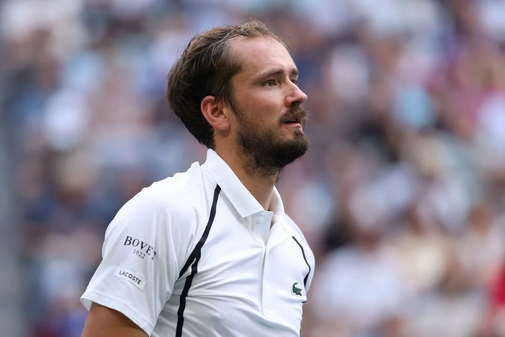Медведев уступил Тиафо в 1/8 финала US Open