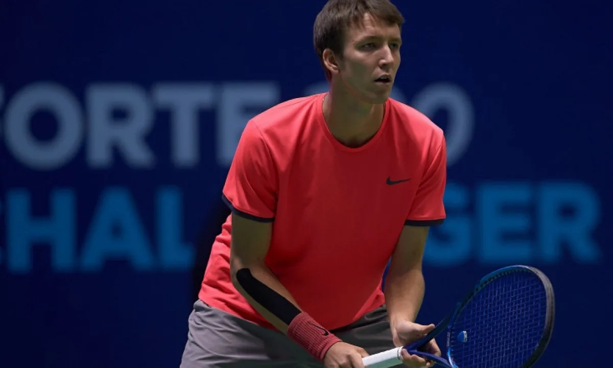 Ломакин выбыл: казахстанец завершил выступление в парном разряде ITF M15